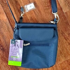 NEW NWT Travelon 5-Point Anti Theft Security Classic Bag in Navy